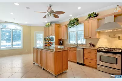457 Devonshire Drive, Franklin Lakes, NJ 07417 - Photo 22