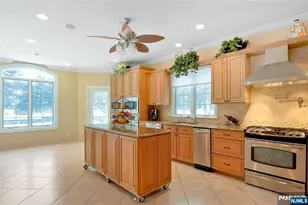 457 Devonshire Dr, Franklin Lakes, NJ 07417 - Photo 22