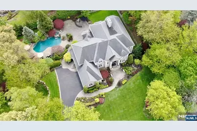 457 Devonshire Drive, Franklin Lakes, NJ 07417 - Photo 2