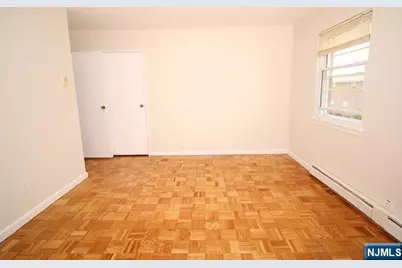 207 N Maple Avenue, Park Ridge, NJ 07656 - Photo 10