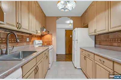 2185 Lemoine Avenue 2C #2C, Fort Lee, NJ 07024 - Photo 14