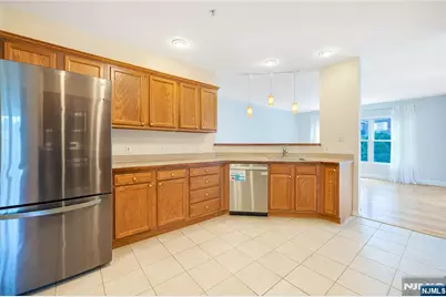 337 The Promenade 337 #337, Edgewater, NJ 07020 - Photo 10