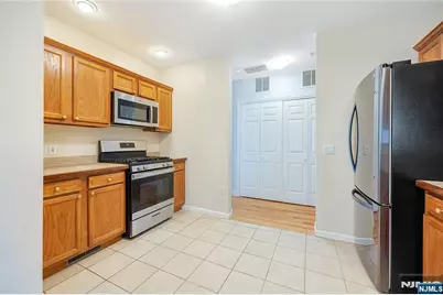 337 The Promenade 337 #337, Edgewater, NJ 07020 - Photo 12