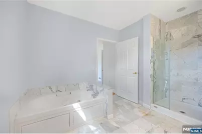 337 The Promenade 337 #337, Edgewater, NJ 07020 - Photo 18