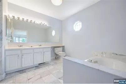 337 The Promenade 337 #337, Edgewater, NJ 07020 - Photo 16
