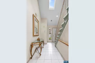 675 Raritan Road 6 #6, Clark Township, NJ 07066 - Photo 4