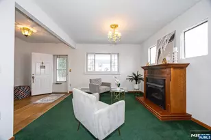 26 Kearney St, Lyndhurst Township, NJ 07071 - Photo 2