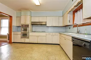 616 Elm St, Maywood, NJ 07607 - Photo 14