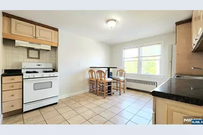 409 Market 2 #2, Elmwood Park, NJ 07407 - Photo 2
