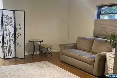 3060 Edwin 1A #1A, Fort Lee, NJ 07024 - Photo 2
