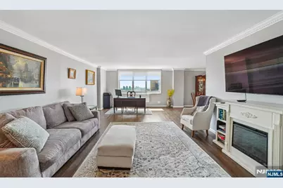 2150 Center Avenue 16G #16G, Fort Lee, NJ 07024 - Photo 4