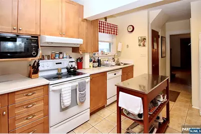 13-08 Ellis Avenue, Fair Lawn, NJ 07410 - Photo 8