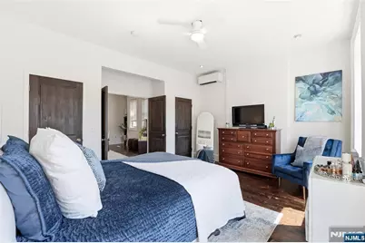 913-915 Willow Avenue 4A #4A, Hoboken, NJ 07030 - Photo 2