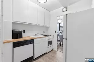 25 Grand Ave 6E, Hackensack, NJ 07601 - Photo 8