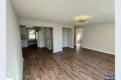 34 Wagner Place 2 #2, Hawthorne, NJ 07506 - Photo 4