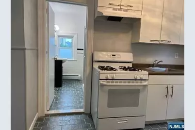 1014 Ponsi Street 2nd Floor #2nd Floor, Fort Lee, NJ 07024 - Photo 6