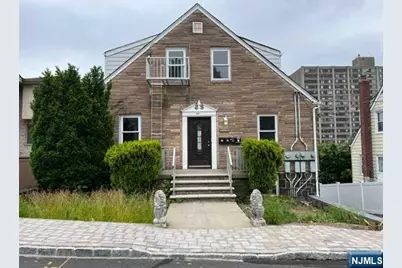 1014 Ponsi Street 2nd Floor #2nd Floor, Fort Lee, NJ 07024 - Photo 2