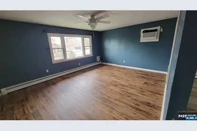 39 Wadsworth Street 2 #2, Wallington, NJ 07057 - Photo 4