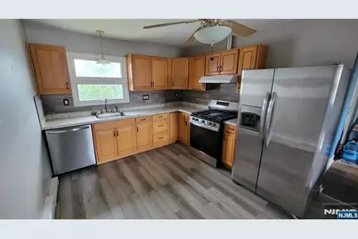 39 Wadsworth Street 2 #2, Wallington, NJ 07057 - Photo 6