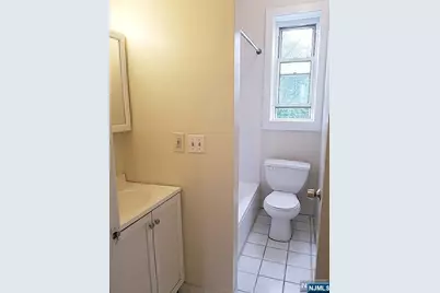 30 Harriet Avenue 5C #5C, Palisades Park, NJ 07650 - Photo 6