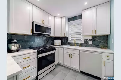 69 Main Avenue, Wallington, NJ 07057 - Photo 2