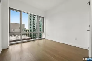 75 Park Ln, Jersey City, NJ 07310 - Photo 6