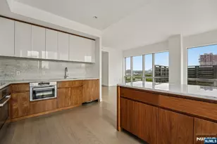 75 Park Ln, Jersey City, NJ 07310 - Photo 4