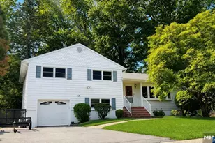 51 Earnshaw Pl, Clifton, NJ 07013 - Photo 1