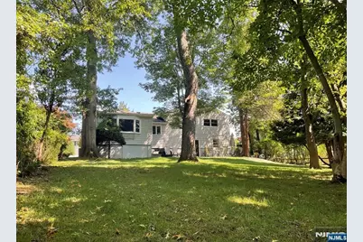 51 Earnshaw Place, Clifton, NJ 07013 - Photo 6