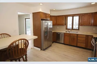21 Waibel Drive, Allendale, NJ 07401 - Photo 12