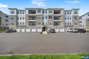 13 Whitney Ave 402, Morris Plains, NJ 07950 - Photo 1