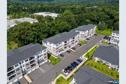 13 Whitney Avenue 402 #402, Morris Plains, NJ 07950 - Photo 2