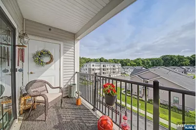 13 Whitney Avenue 402 #402, Morris Plains, NJ 07950 - Photo 18