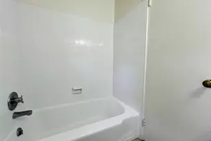 241 Passaic Street 17B, Rochelle Park Township, NJ 07662 - Photo 6