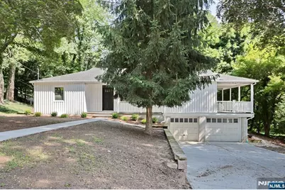105 Hollywood Avenue, Ho Ho Kus, NJ 07423 - Photo 2