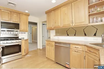14 Birdseye Circle, Wayne, NJ 07470 - Photo 12