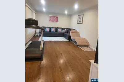 680 Linden Avenue, Ridgefield, NJ 07657 - Photo 2
