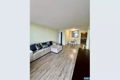 200 Division Street 5J #5J, Cliffside Park, NJ 07010 - Photo 2