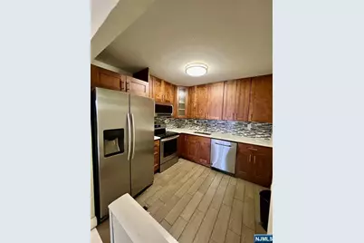 200 Division Street 5J #5J, Cliffside Park, NJ 07010 - Photo 4