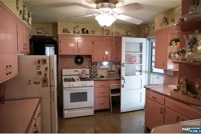 85 Strong, Wallington, NJ 07057 - Photo 6
