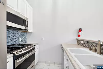 518 Gregory Avenue A-425 #A-425, Weehawken, NJ 07086 - Photo 8