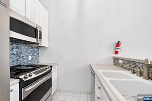 518 Gregory Ave A-425, Weehawken, NJ 07086 - Photo 8