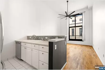 518 Gregory Avenue A-425 #A-425, Weehawken, NJ 07086 - Photo 6