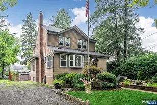 1150 Margaret St, Teaneck Township, NJ 07666 - Photo 2