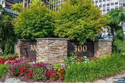 300 Winston Drive 2912 #2912, Cliffside Park, NJ 07010 - Photo 4