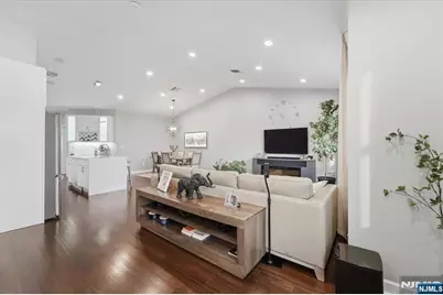 620 38th Street 205 #205, Union City, NJ 07087 - Photo 4