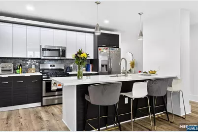 62 69th Street 203 #203, Guttenberg, NJ 07093 - Photo 2