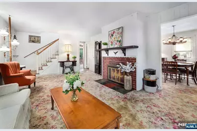 544 Abbott Avenue, Ridgefield, NJ 07657 - Photo 2