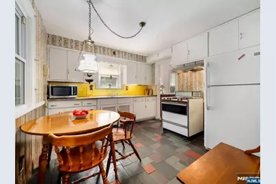 544 Abbott Avenue, Ridgefield, NJ 07657 - Photo 4