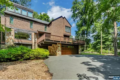45 Parker Place, Upper Saddle River, NJ 07458 - Photo 2